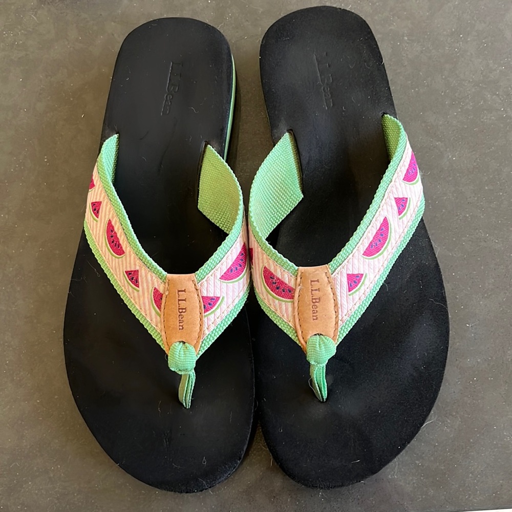 L.L. Bean 9M Vintage Watermelon Pattern Sandals 1” High